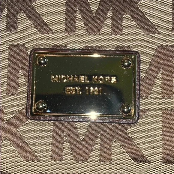 New Michael Kors Purse - Picture 2 of 6